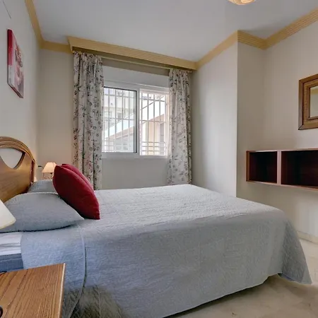 First Line Apartment *