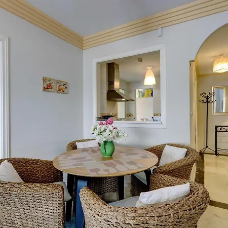 Apartman First Line *