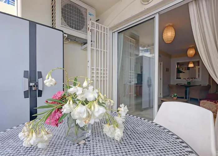 Lejlighed First Line